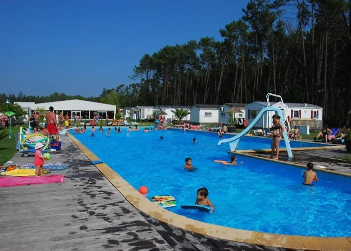 Kamp alanı Casa Nature's Avlis 4xz Pataias